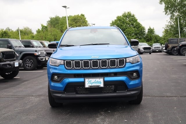 2025 Jeep Compass Latitude photo 3
