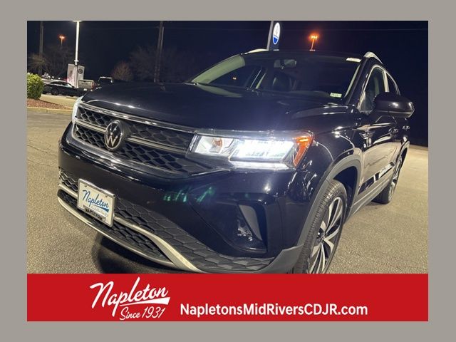 2022 Volkswagen Taos SE's photo