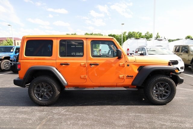 2025 Jeep Wrangler Sport S photo 4