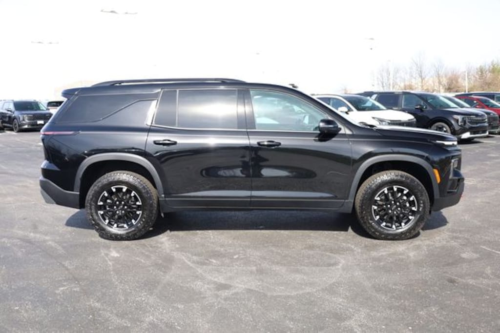Used 2025 Chevrolet Traverse Z71 SUV