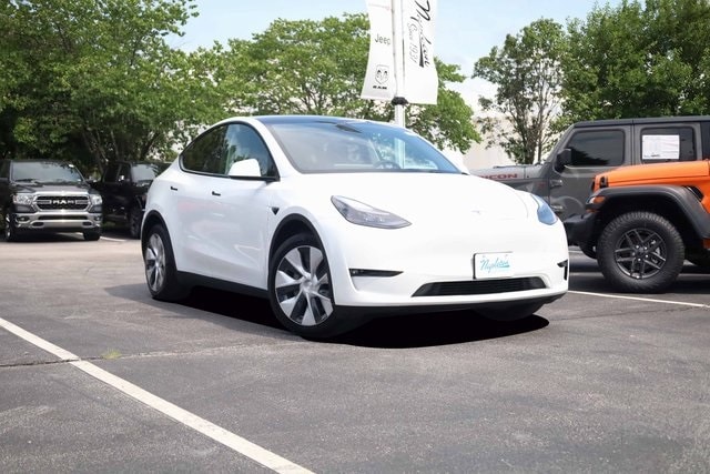 Used 2023 Tesla Model Y Long Range with VIN 7SAYGDEE4PF824768 for sale in St. Peters, MO