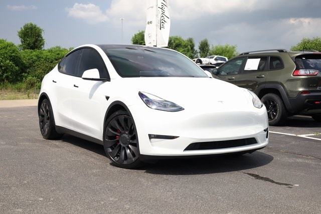 Used 2022 Tesla Model Y Performance with VIN 7SAYGDEF0NF312382 for sale in St. Peters, MO