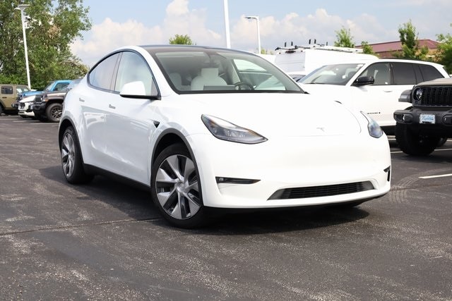 Used 2022 Tesla Model Y Long Range with VIN 7SAYGDEE2NF545817 for sale in St. Peters, MO