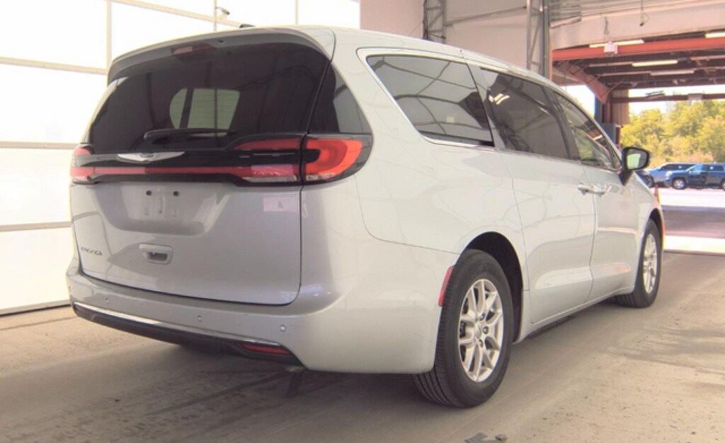 Used 2024 Chrysler Pacifica Touring L Van Passenger Van