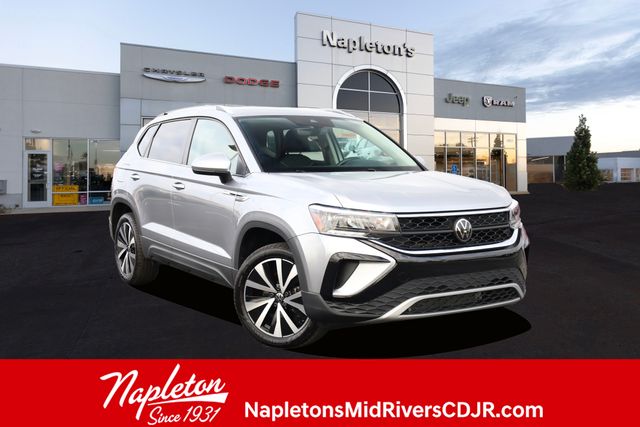 2024 Volkswagen Taos SE's photo