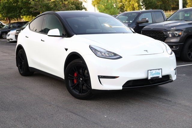 Used 2022 Tesla Model Y Long Range with VIN 7SAYGDEE1NA009485 for sale in St. Peters, MO