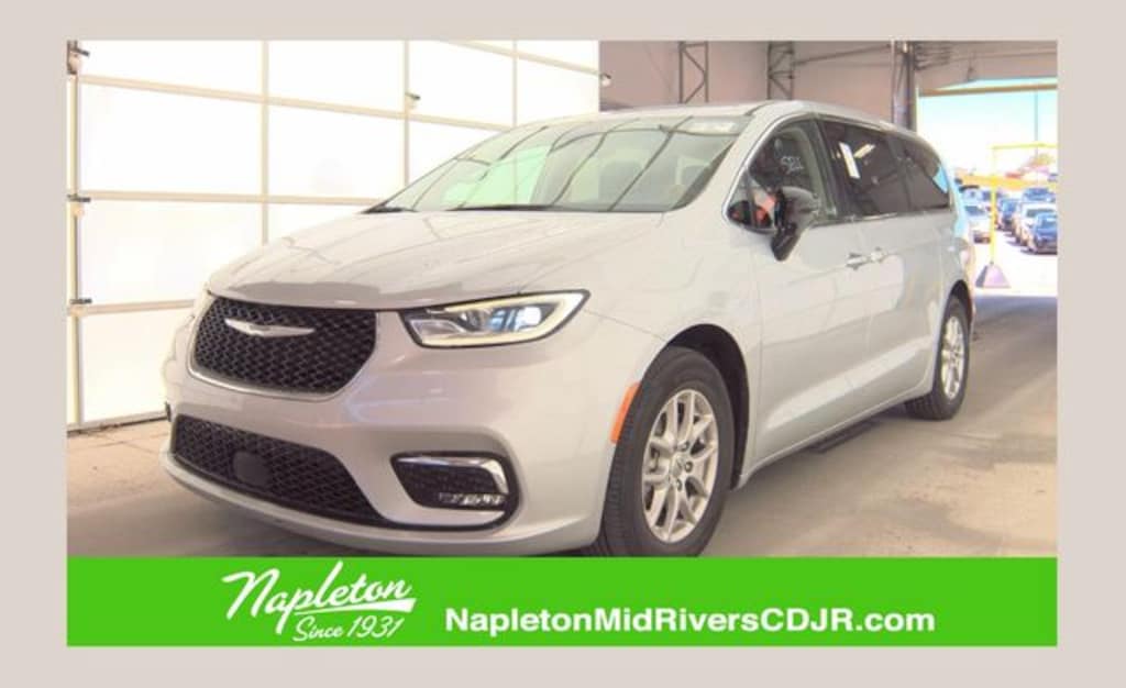 Used 2024 Chrysler Pacifica Touring L Van Passenger Van