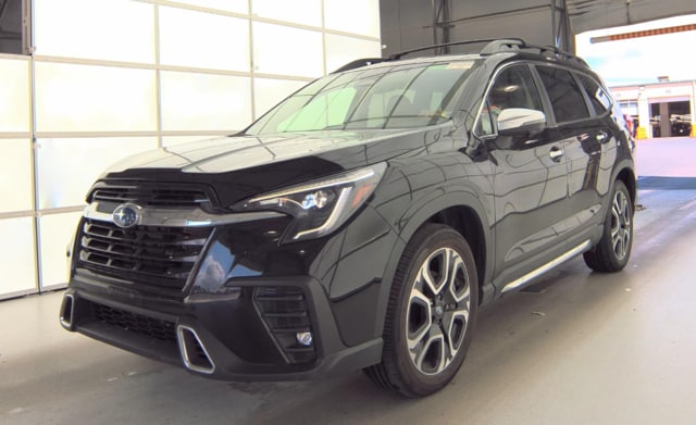 2023 Subaru Ascent Touring's photo