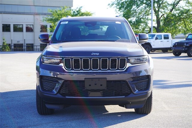 2024 Jeep Grand Cherokee Laredo photo 2