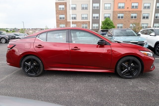 2022 Nissan Sentra SR photo 3