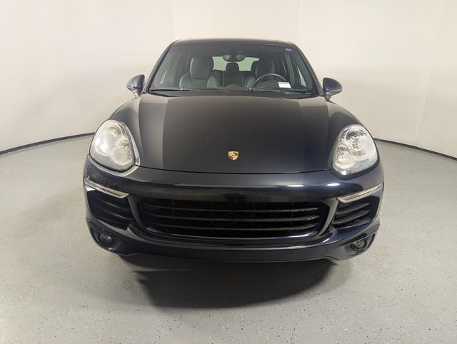 2018 Porsche Cayenne Base photo 2