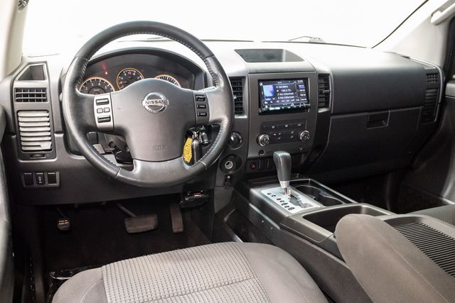 2012 Nissan Titan SV - Photo 7