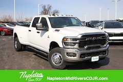 2026 Ram 3500 TRADESMAN CREW CAB 4X4 8' BOX Pickup