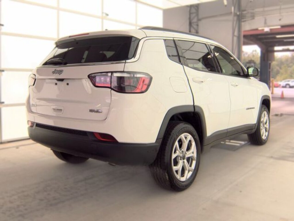 Used 2025 Jeep Compass Latitude SUV