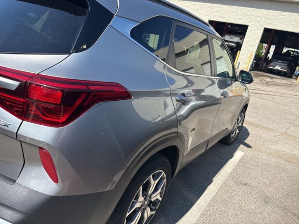 Used 2021 Kia Seltos EX SUV