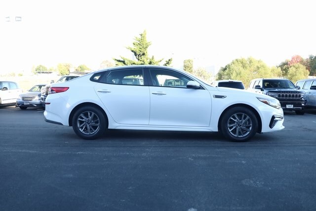 2020 Kia Optima LX photo 3