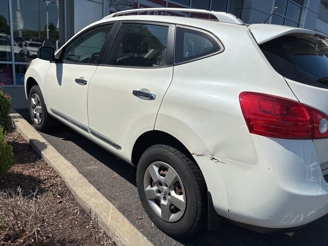 2014 Nissan Rogue Select S photo 3