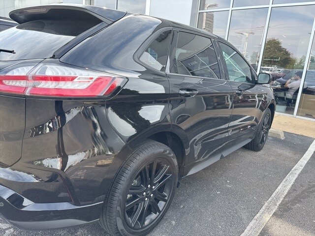 2024 Ford Edge ST photo 3