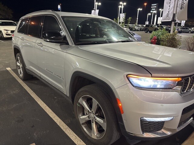 2021 Jeep Grand Cherokee Limited photo 2