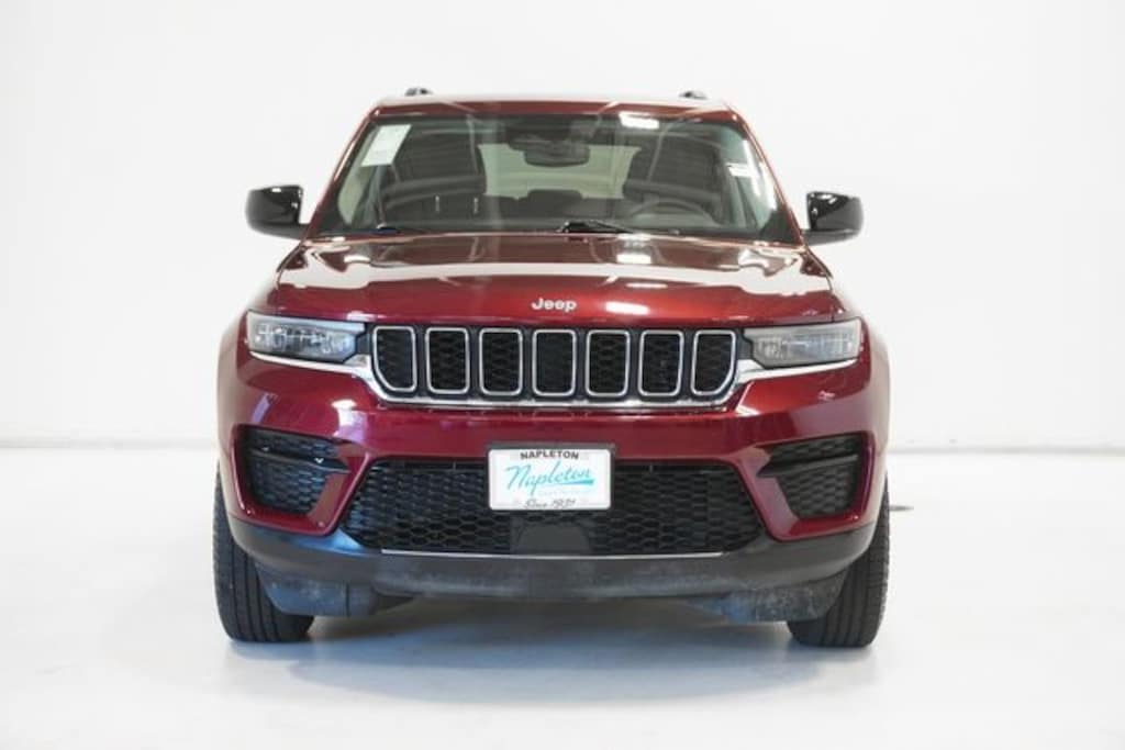 Used 2024 Jeep Grand Cherokee Laredo SUV