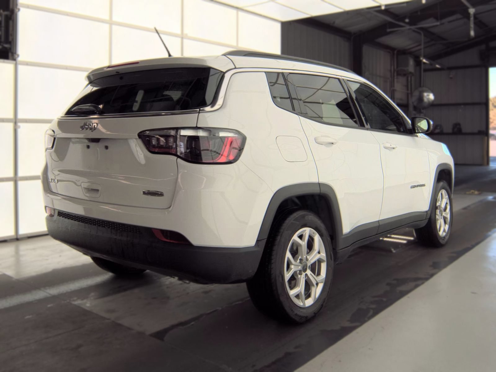 Used 2025 Jeep Compass Latitude SUV