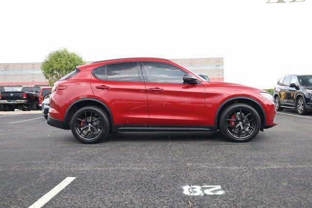 2019 Alfa Romeo Stelvio Ti photo 4
