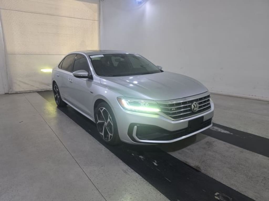 Used 2020 Volkswagen Passat 2.0T R-Line Sedan