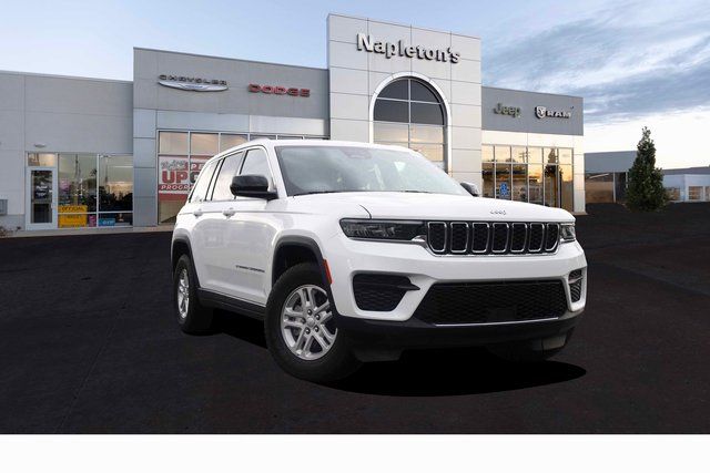 2023 Jeep Grand Cherokee Laredo's photo