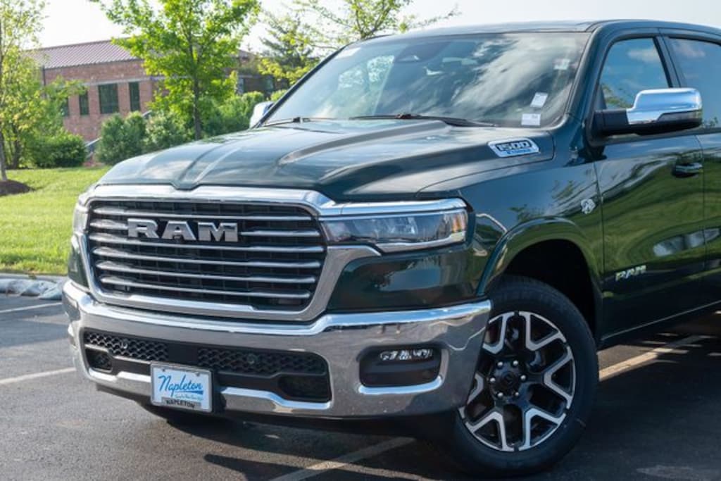 New 2026 Ram 1500 LARAMIE CREW CAB 4X4 5'7 BOX Pickup