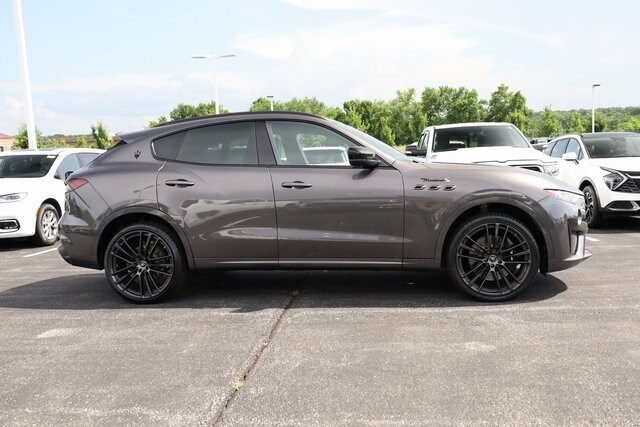 2022 Maserati Levante Modena S photo 3