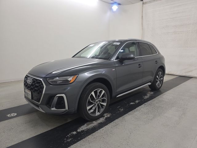 2022 Audi Q5 45 Premium Plus's photo