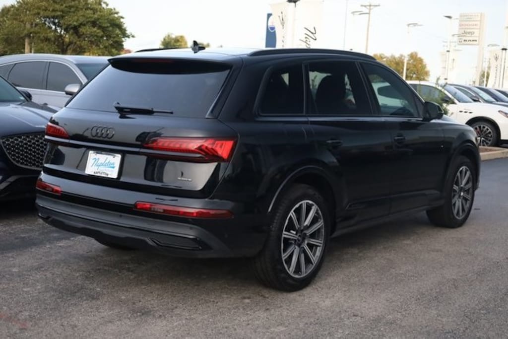 Used 2024 Audi Q7 45 Premium SUV