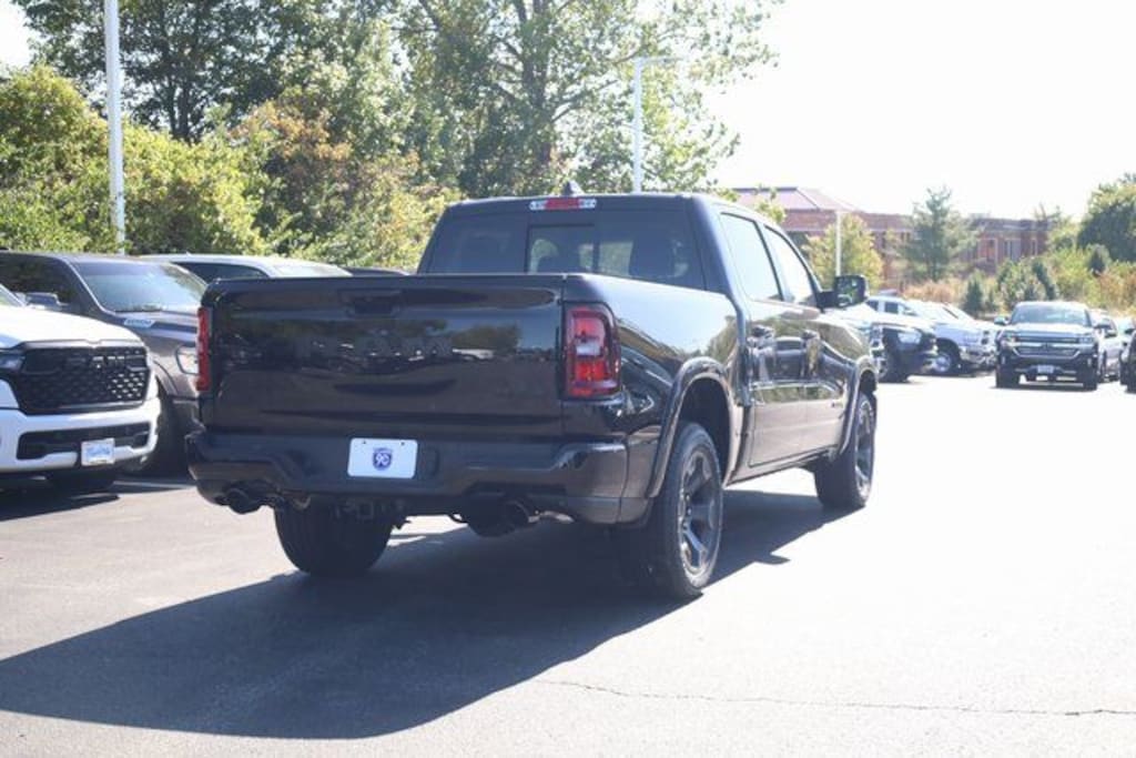 New 2026 Ram 1500 BIG HORN CREW CAB 4X4 5'7 BOX Pickup