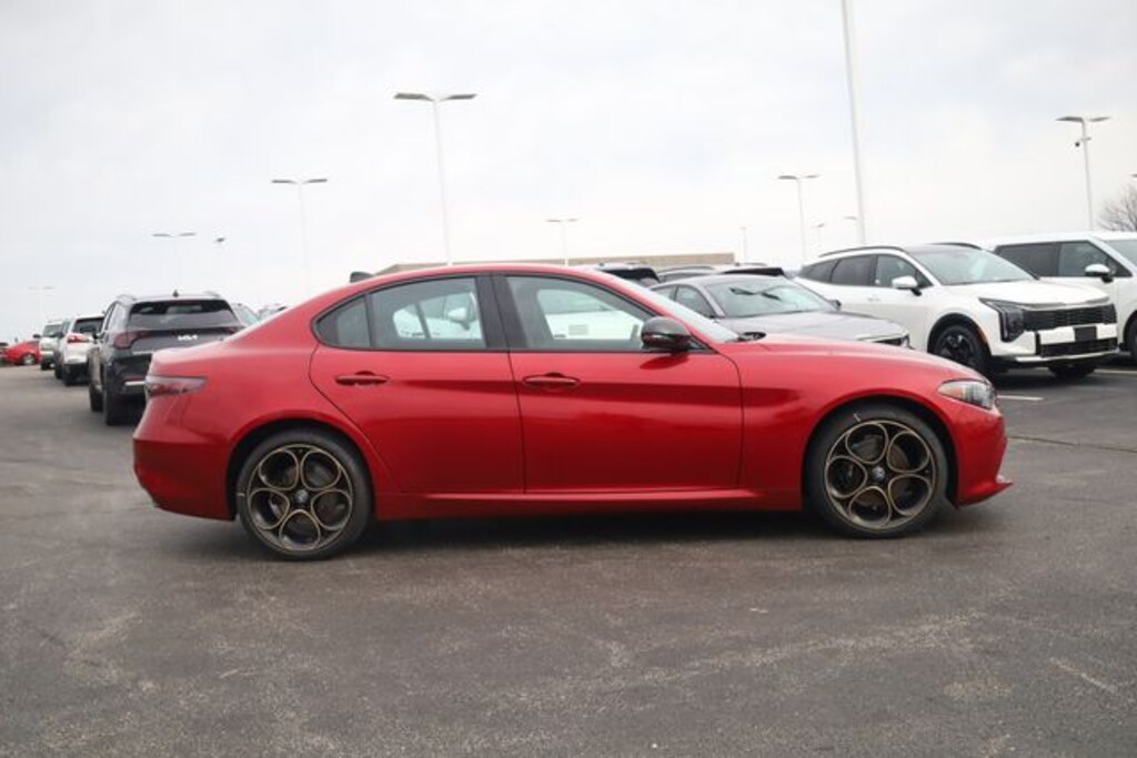 New 2025 Alfa Romeo Giulia INTENSA AWD Sedan