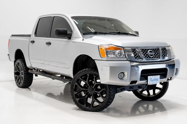 2012 Nissan Titan SV - Photo 5