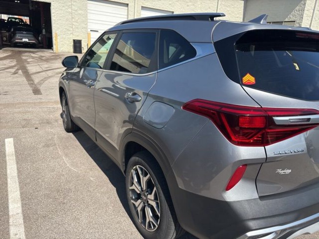 Used 2021 Kia Seltos EX SUV