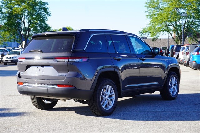 2024 Jeep Grand Cherokee Laredo photo 4