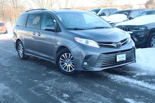 2020 Toyota Sienna Van