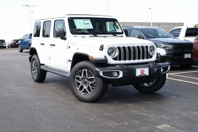 2025 Jeep Wrangler Sahara photo 2