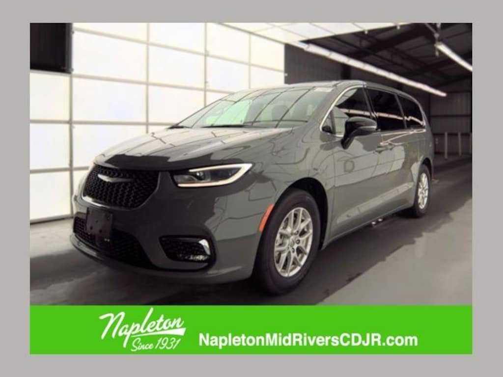 Used 2025 Chrysler Pacifica Select Van Passenger Van