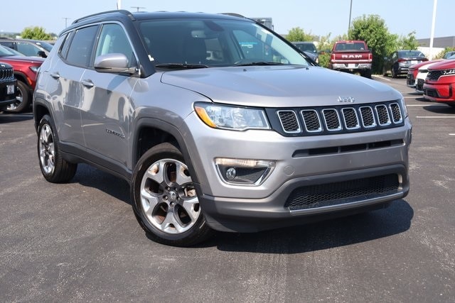 Used 2019 Jeep Compass Limited with VIN 3C4NJDCB5KT767470 for sale in Saint Peters, MO