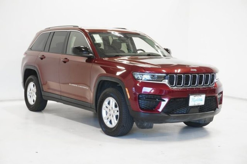 Used 2024 Jeep Grand Cherokee Laredo SUV