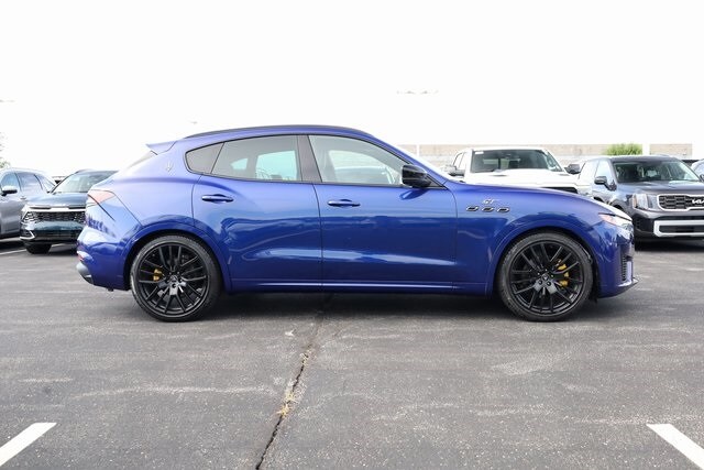 2022 Maserati Levante GT photo 3