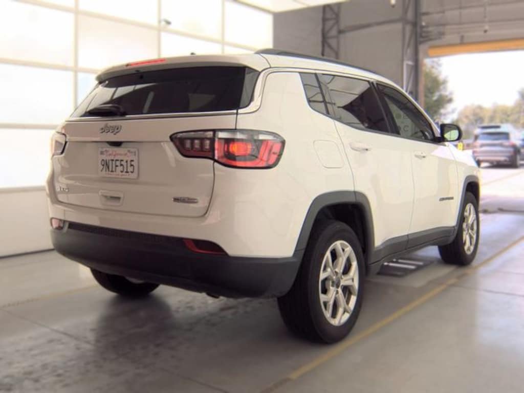 Used 2025 Jeep Compass Latitude SUV