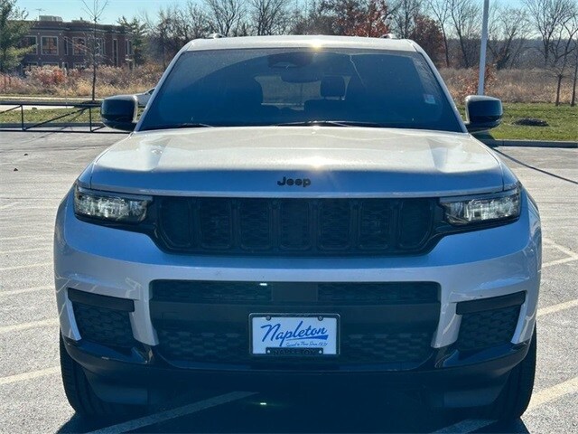 2024 Jeep Grand Cherokee Altitude photo 2
