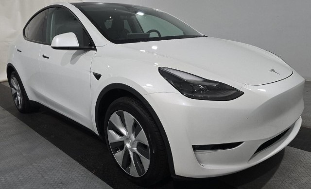 Used 2023 Tesla Model Y Long Range with VIN 7SAYGDEE4PF803600 for sale in Saint Peters, MO