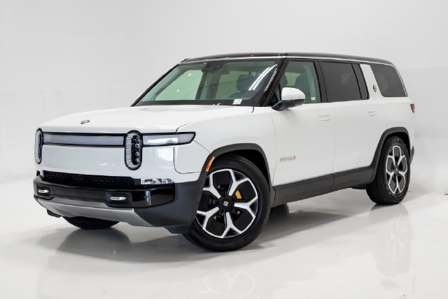 Used 2024 Rivian R1S Adventure with VIN 7PDSGABA9RN041221 for sale in St. Peters, MO