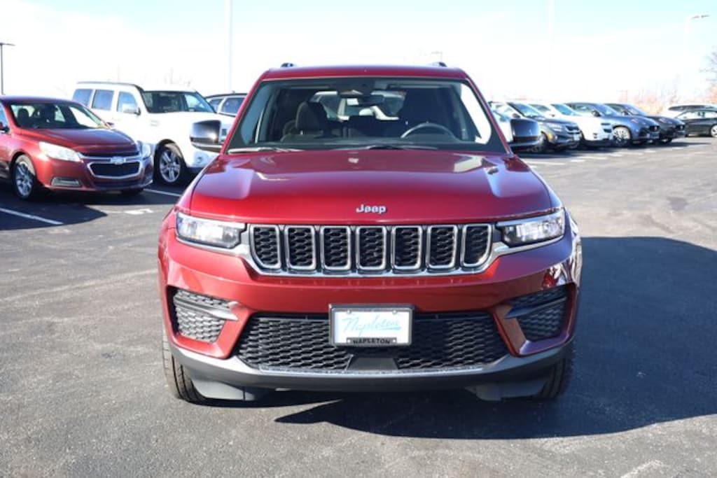 Used 2023 Jeep Grand Cherokee Laredo SUV