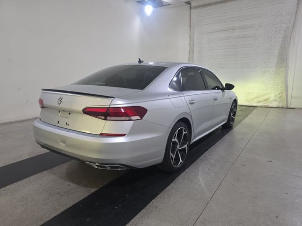 Used 2020 Volkswagen Passat 2.0T R-Line Sedan