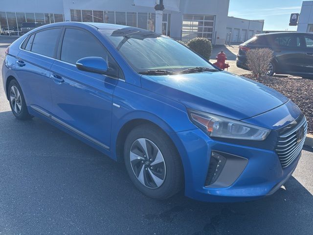 2017 Hyundai Ioniq SEL photo 2